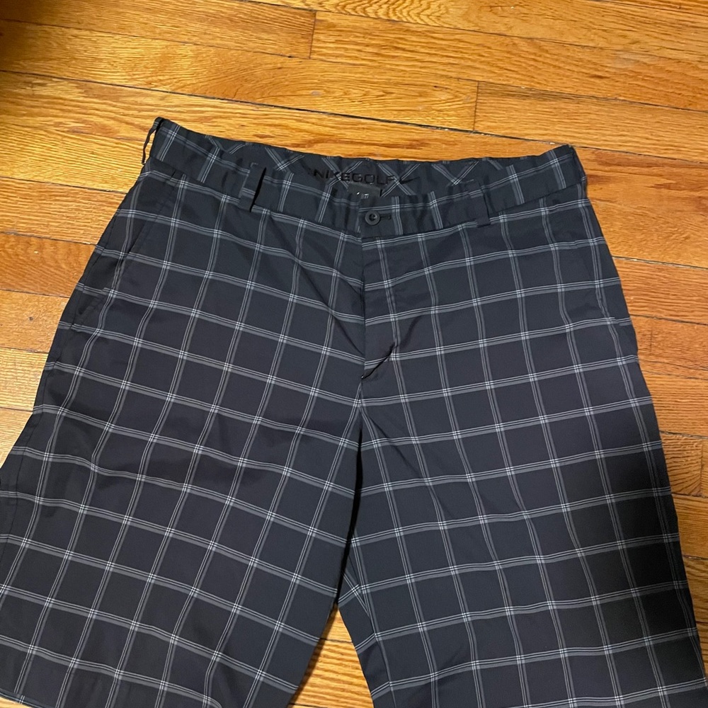 Nike golf shorts men’s size 34